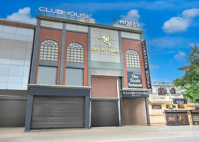 Clubhouse Hotel Ayodhya By Checkin